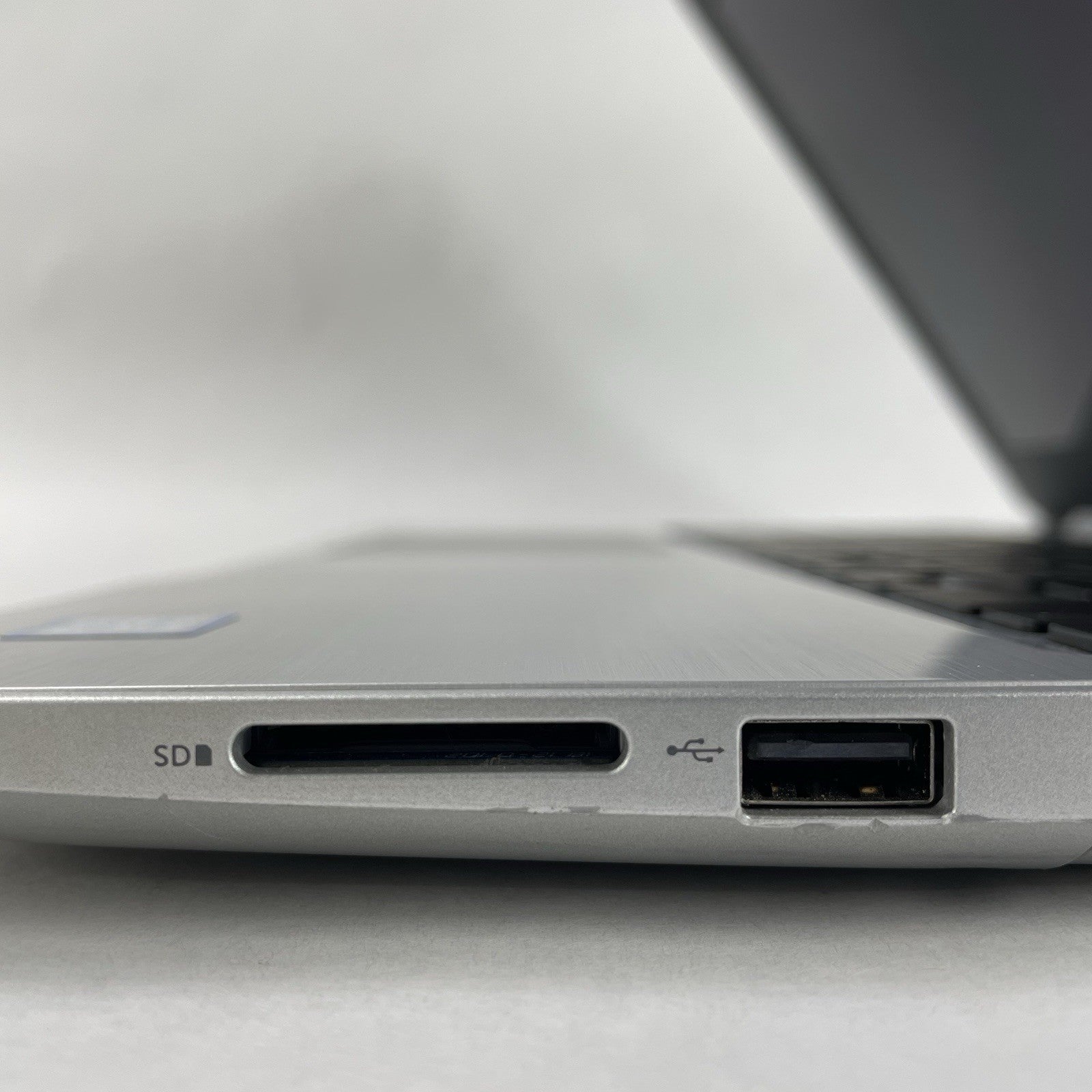 Dell Inspiron P75F Laptop 15.6" i7-8550U 1.80 GHz 12 GB Ram No SSD/OS/AC11