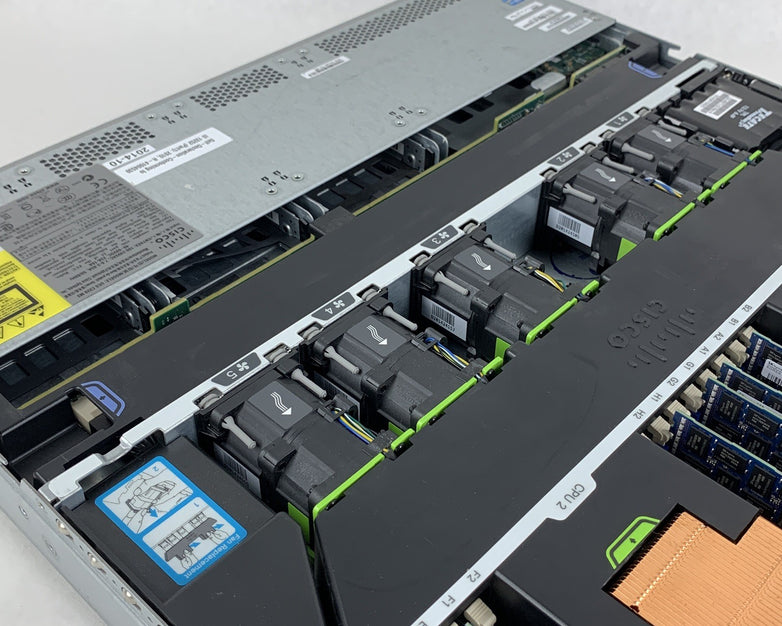 Cisco UCSC-C220-M3SBE Server 2x Xeon E5-2609 2.4 GHz 64 GB RAM No OS No HDD