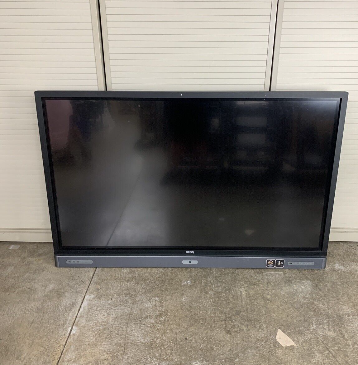BenQ RP704k 70” 4K Interactive Flat Panel Display Tested Slight Burn-In Shadow