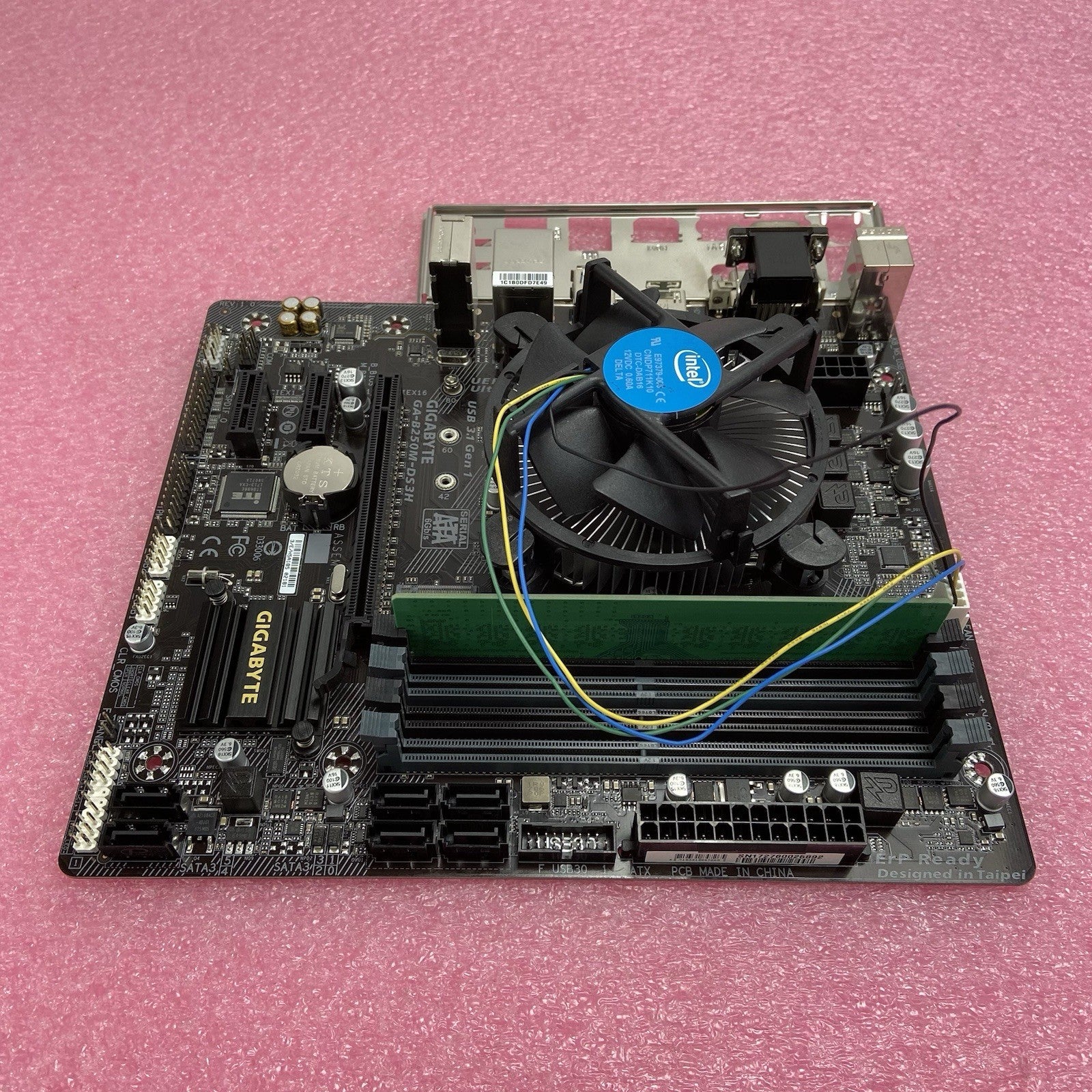 Gigabyte B250M-DS3H Motherboard Intel Core i5-7400 3GHz 4GB RAM w/IO Shield2