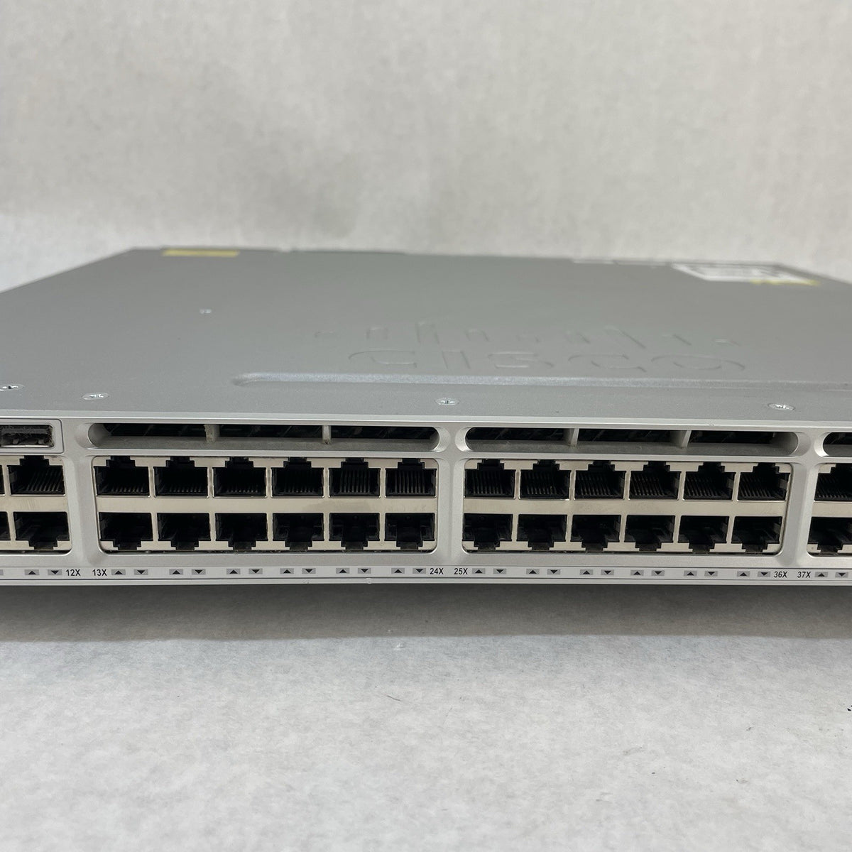 Cisco WS-C3850-48F-S 3850 NM-4-10g 2x PSU 48 1GE RJ-45 V07 - Tested and Reset3