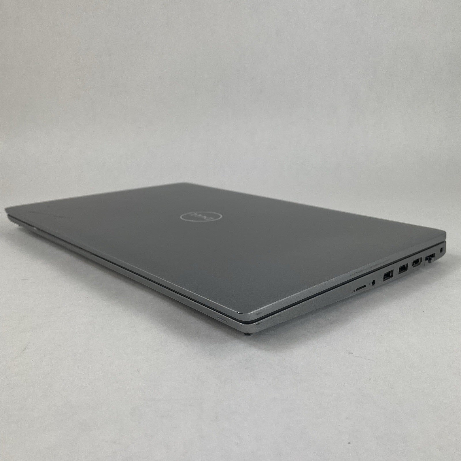 Dell Latitude 5530 15.6" i5-1235U 3.96GHz 8GB RAM No SSD/OS/AC - Scratched Paint9