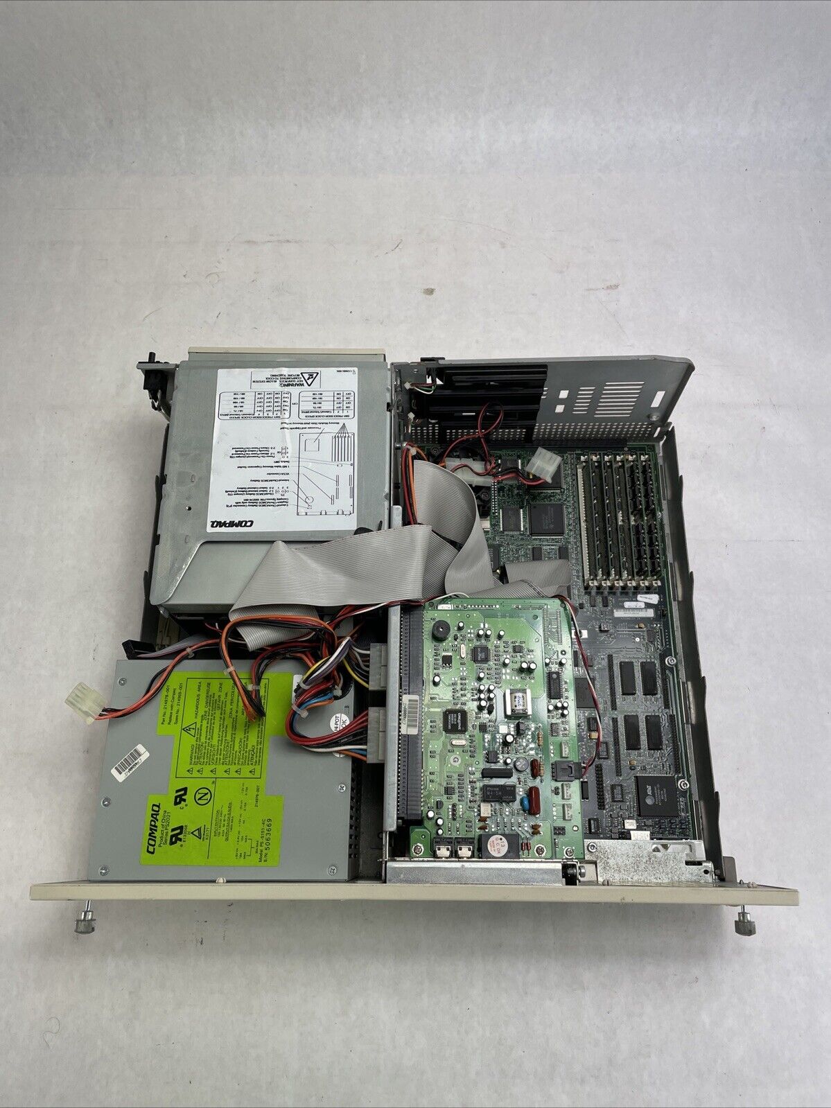 Compaq DeskPro 575 DT IDT Win CHIP 2-3D 200MHz 32MB RAM No HDD No OS