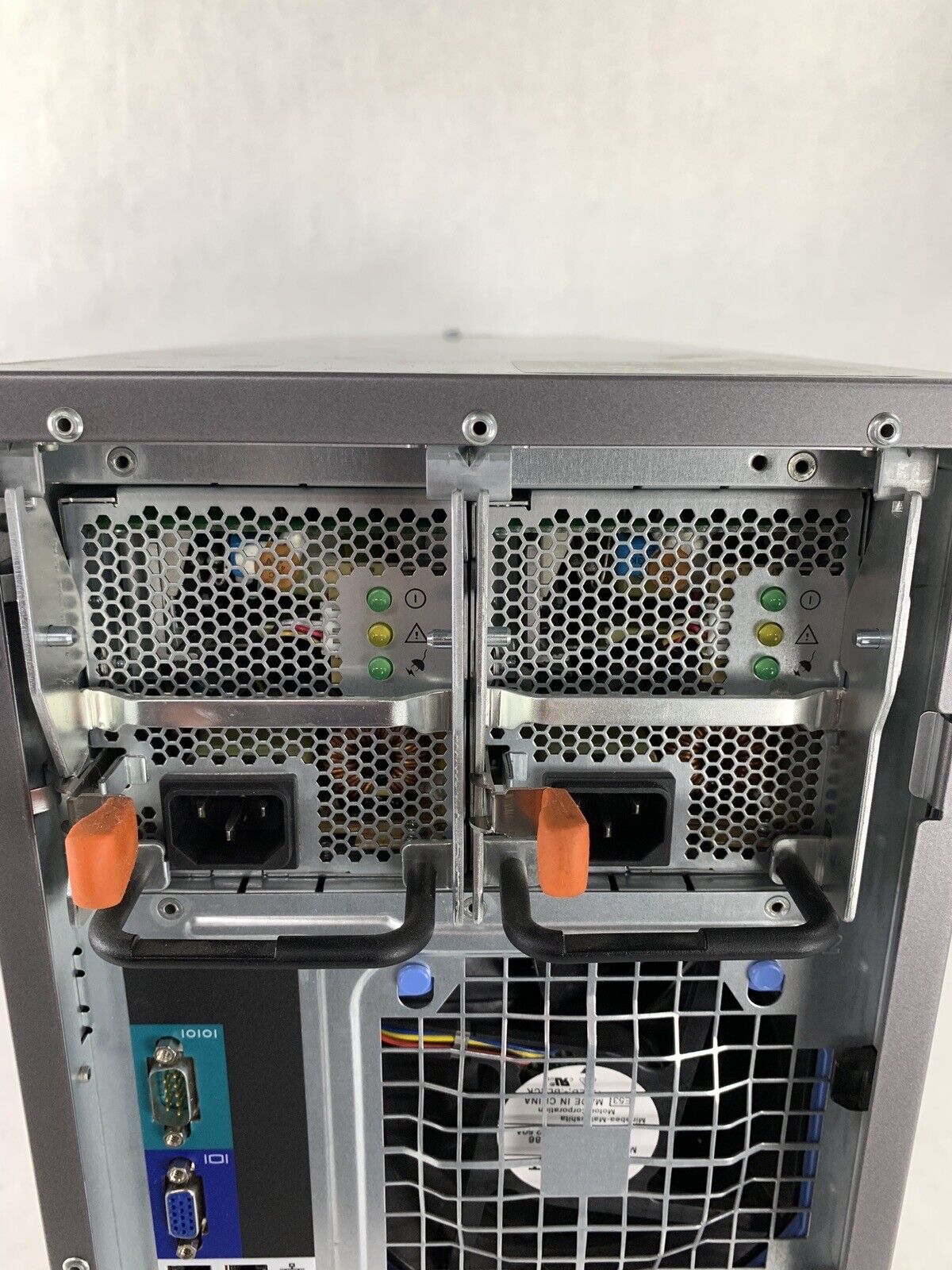 Dell PowerEdge T300 Xeon E6405 2.13 GHz 2GB RAM No HDD No OS