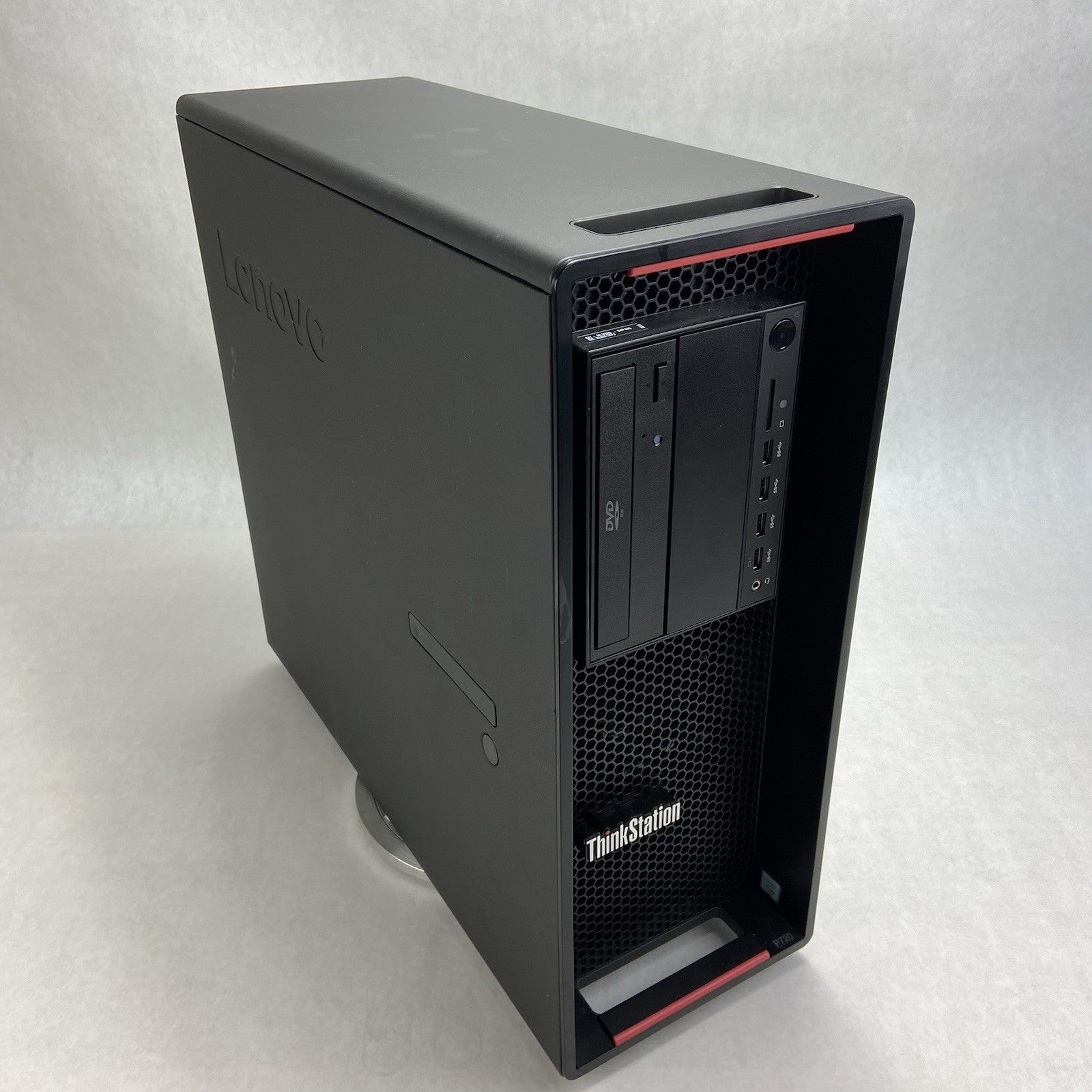 Lenovo ThinkStation P720 2x Xeon Silver 4110 2.1GHz 64GB RAM No HDDOS P6200