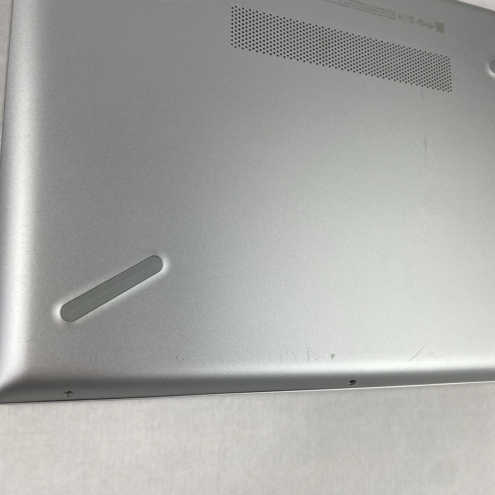 HP Pavilion x360 14-cd1042nr 14" Touch i5-8265U 1.60 GHz 8 GB RAM No HDD No OS