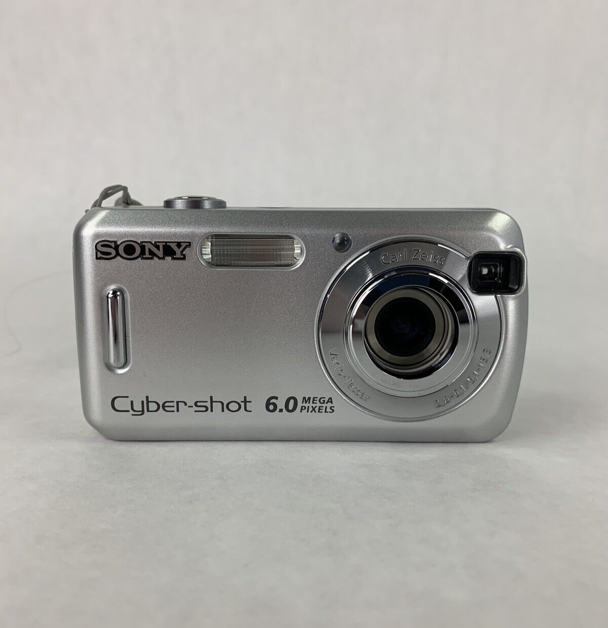 Sony DSC-S600 Cyber Shot 6.0 MP Digital Camera w/ Case No Power Parts and Repair