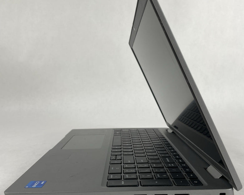 Dell Latitude 5520 15.6" i5-1145G7 2.6GHz 8GB RAM No SSD/OS/AC - Scratched Paint