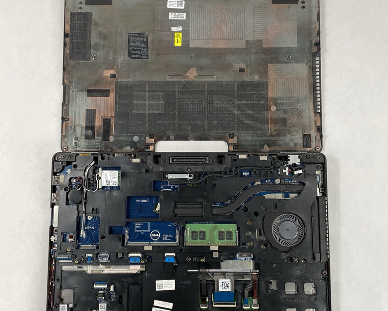 Dell Latitude E5570 15.6" Core i5-6300U 2.40 GHz 8 GB RAM No SSD No OS No Batter