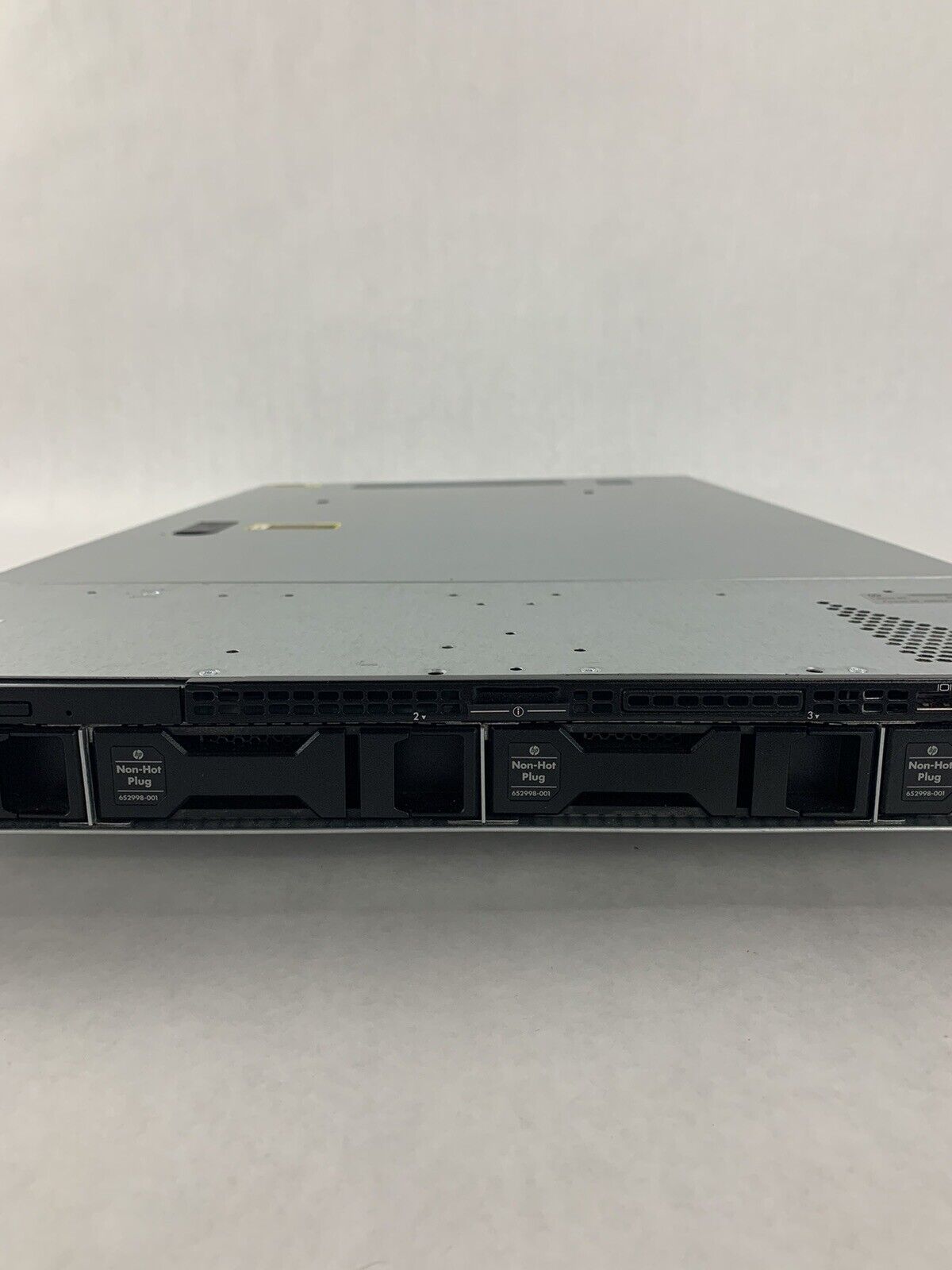 HP ProLiant DL160 Gen 8 Server Intel Xeon E5-2609 2.4 GHz 4 GB RAM No HDD No OS