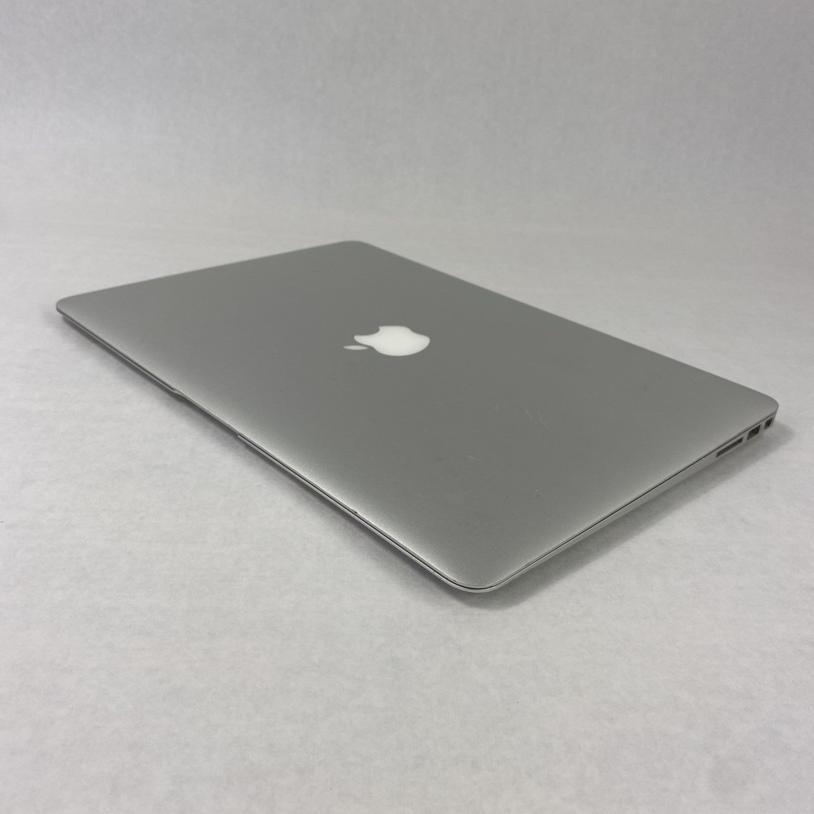 Apple A1369 MacBook Air 2011 13" 1.8Ghz i7 4GB RAM 250GB SSD os10.13.6 969Cycles