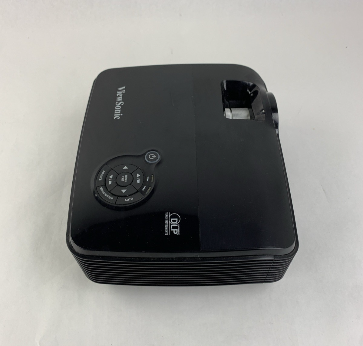 ViewSonic VS12440 PJD511  Projector  148 Lamp Hours   No Remote7