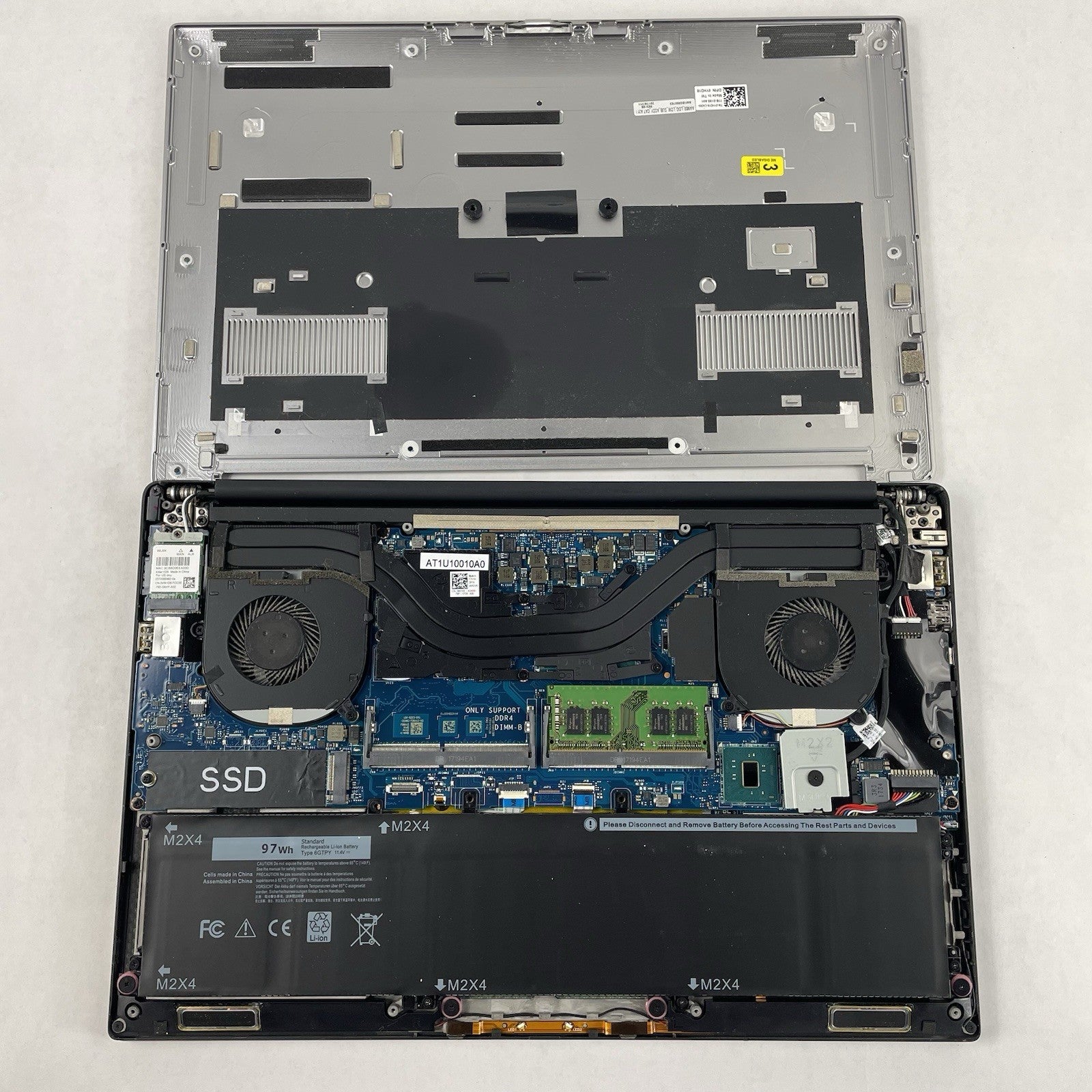 Dell XPS 15 9560 15.6" i7-7700HQ 2.80 GHz 8 GB RAM No SSD/OS/AC16