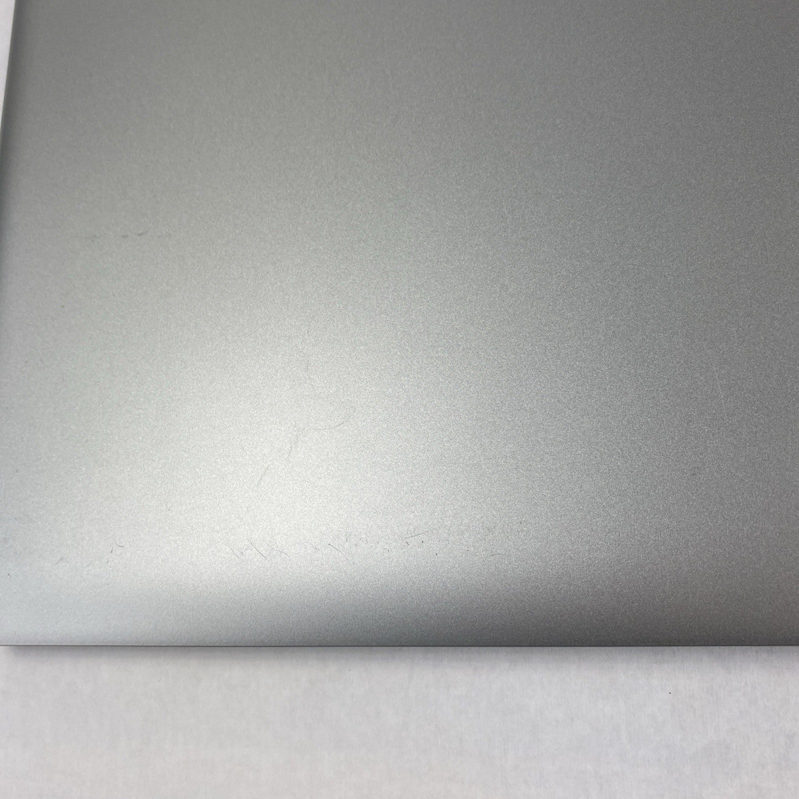 Lenovo IdeaPad 330-17IKB Core i7-8550U 1.80 GHz 16 GB RAM 17.3" No HDD No OS