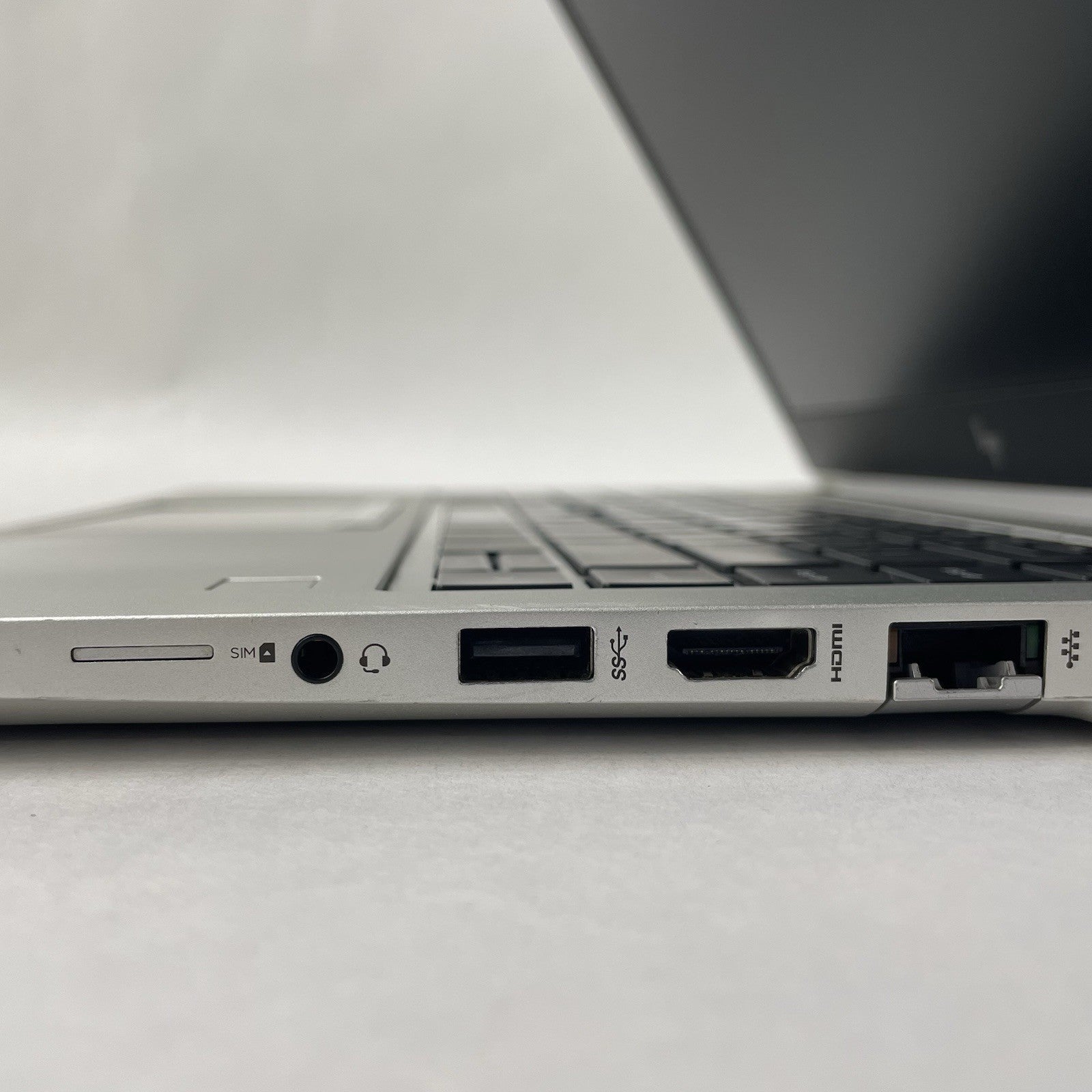 HP mt44 Client 14" AMD Ryzen 3 Pro 2300U 2.00 GHz 8 GB RAM No SSD/AC/OS/Batt8