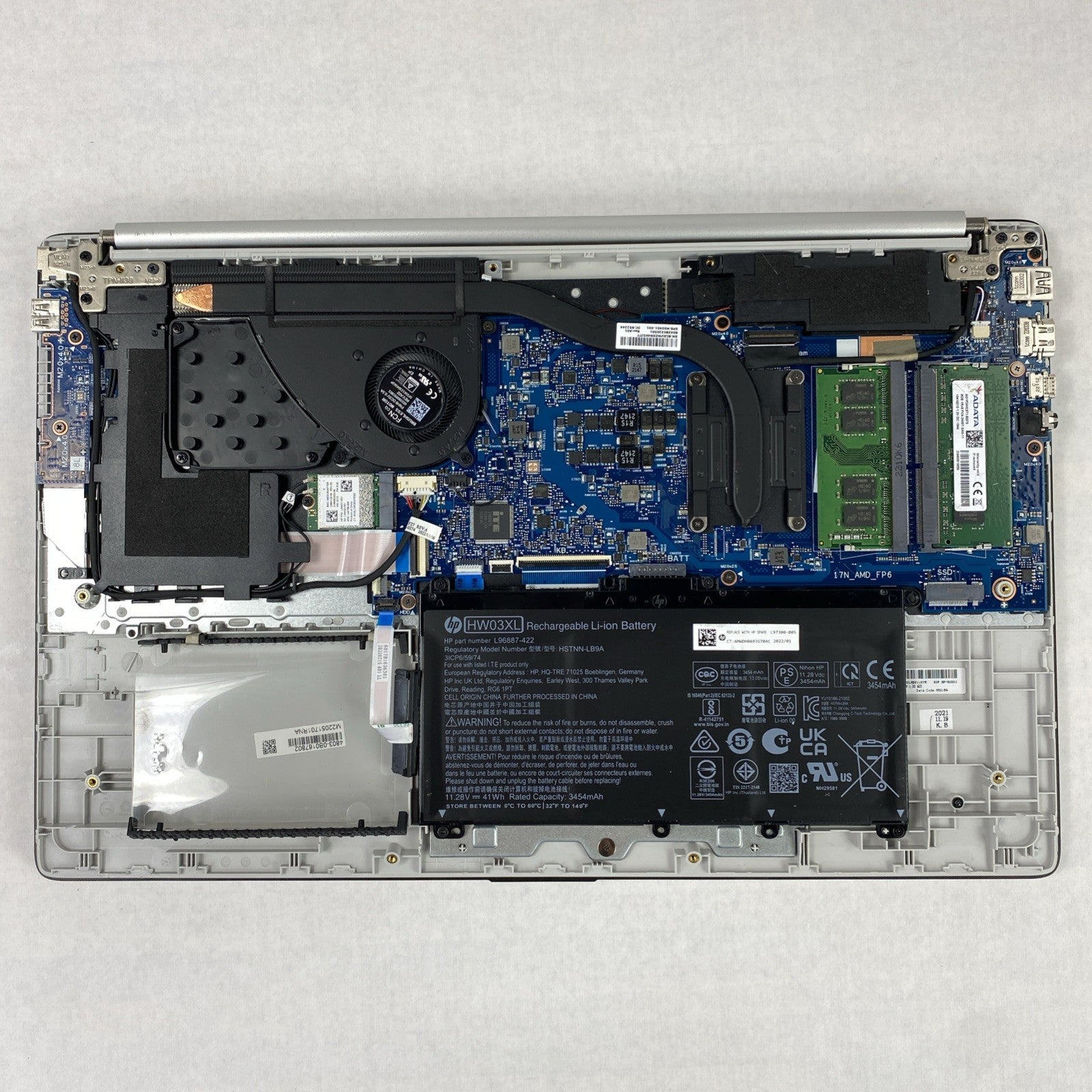 HP Laptop 17-cp1035cl AMD Ryzen 5 5625U 2.30 GHz 16 GB 17.3" No HDD No OS