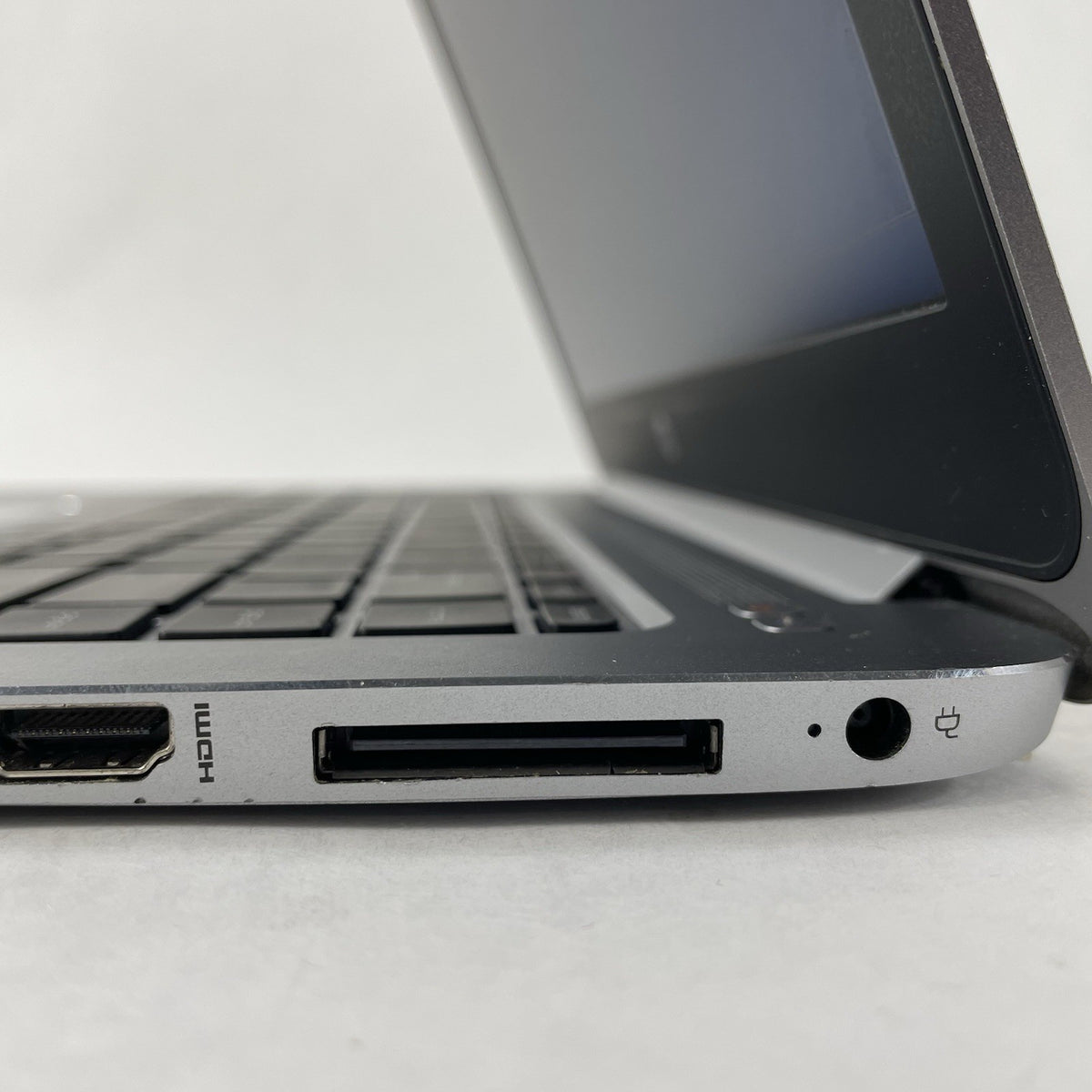 HP EliteBook Folio 1040 G3 14" i7-6600U 2.60 GHz 16 GB RAM No SSD/OS/AC7