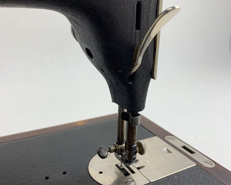 Singer Sewing Machine 15-7 Powers On Motor Runs Dried Belts