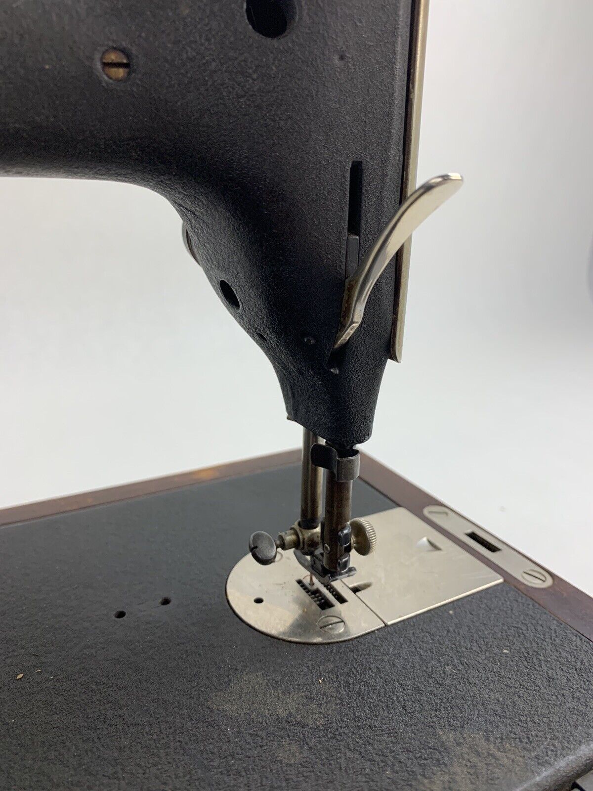 Singer Sewing Machine 15-7 Powers On Motor Runs Dried Belts