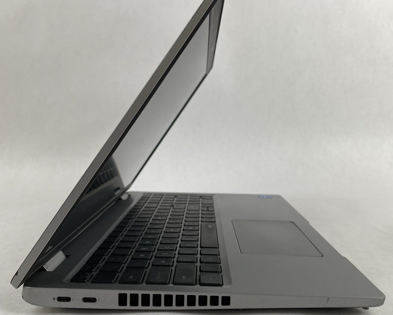 Dell Latitude 5520 15.6" i5-1135G7 1.40 GHz 8 GB RAM No SSD/OS/AC - READ