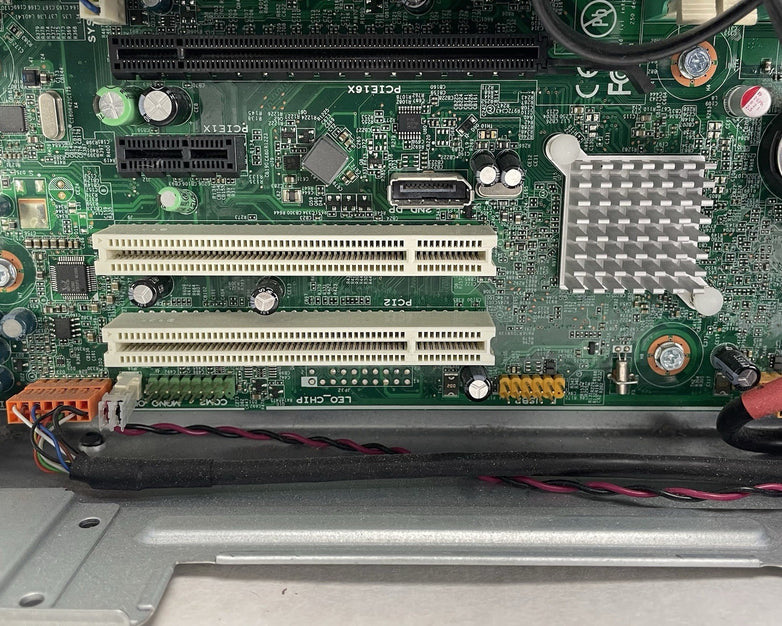 Lenovo ThinkCentre M82 Intel Core i5-3470 3.20 Ghz 4 GB RAM No HDD No OS