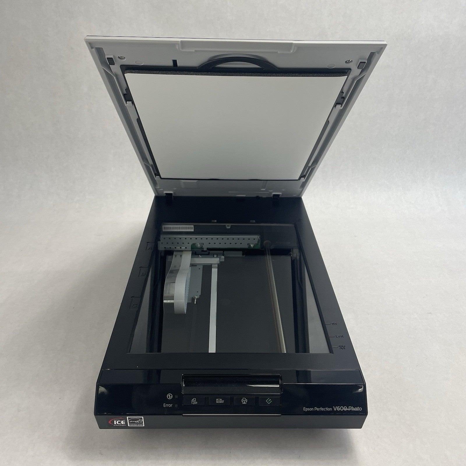 Epson Perfection V600 Photo Flatbed Scanner J252A Tested1