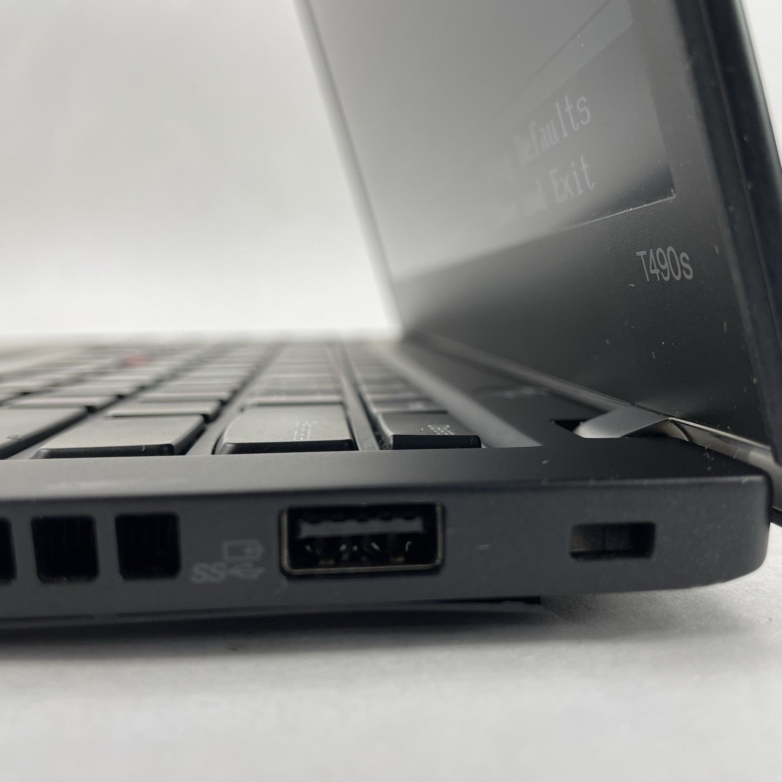 Lenovo ThinkPad T490s 14" i5-8365U 1.60 GHz 8 GB RAM No SSD/OS/AC - Bad Corner6
