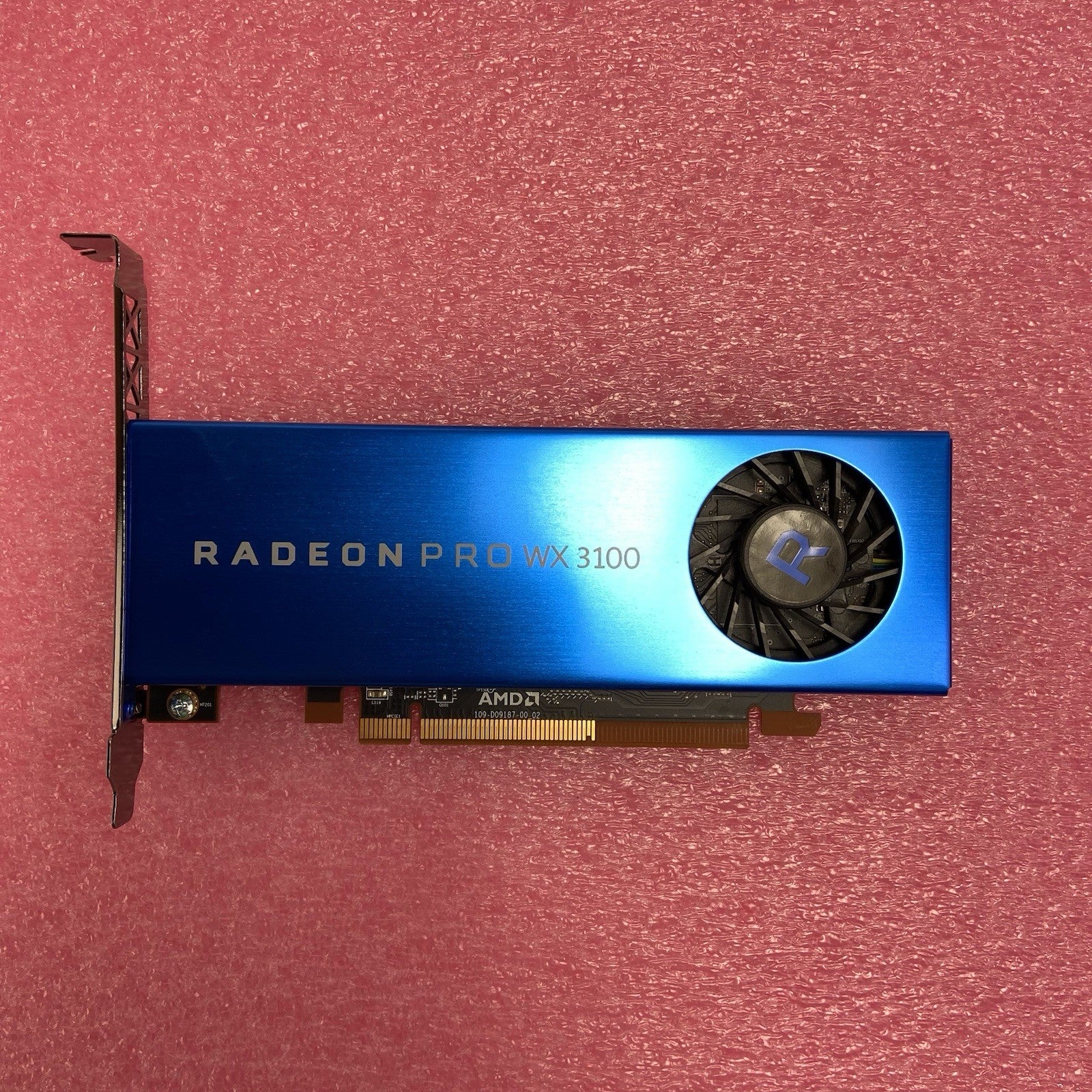 Radeon Pro WX 3100 PCIe x16 4GB GDDR5 Full Height Graphics Card 190-D09187-00_025