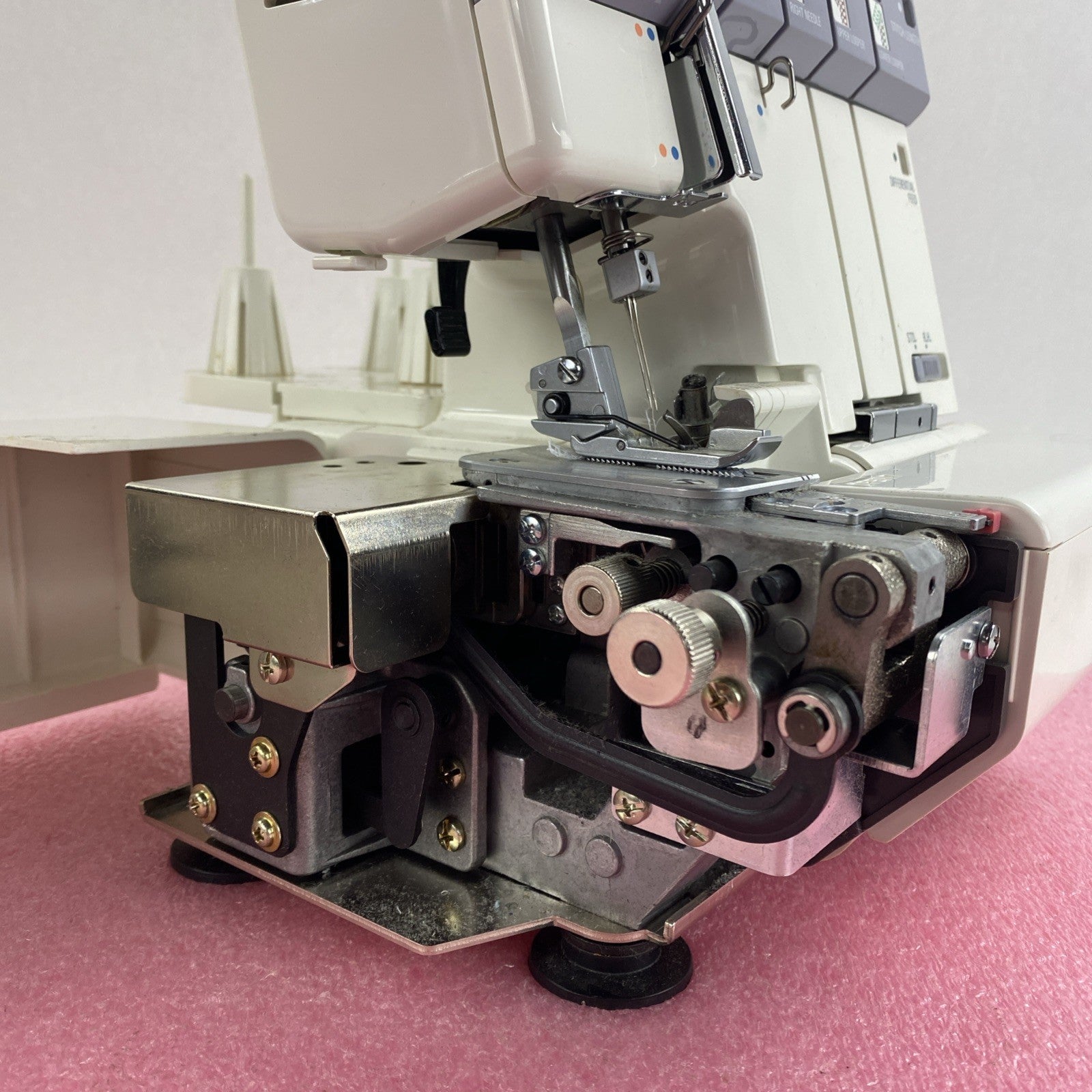 Janome 634 D MyLock Sewing Machine Eloctronic Controlled No Pedal or Cord9