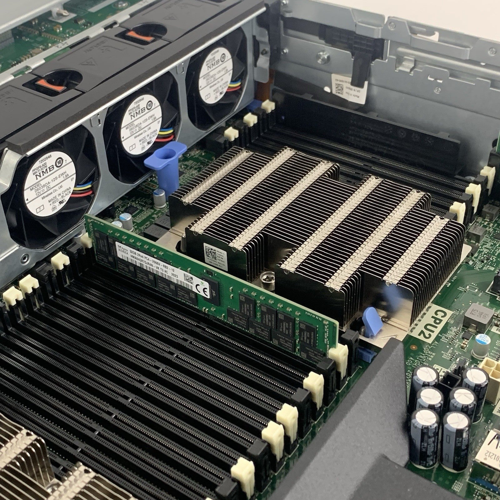 Dell PowerEdge R740 2x Xeon Silver 4114 2.20 GHz 64 GB RAM H740p No OS No HDD16