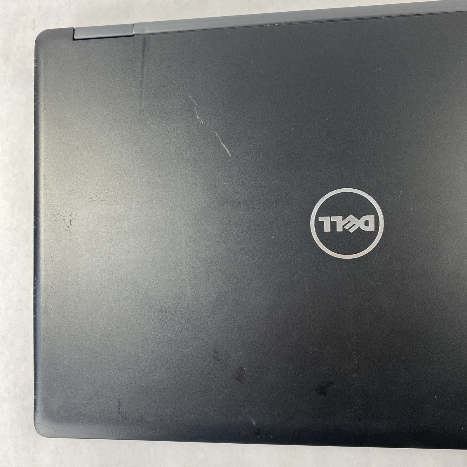 Dell Latitude 5580 Core i5-7300U 2.60 GHz 8 GB RAM 15.6" No Battery No HDD No OS