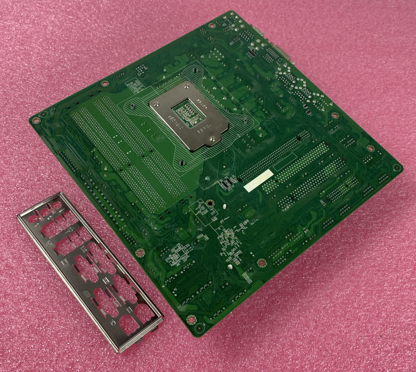 Intel MB331 Motherboard Intel Core i5-3550 3.30GHz 2GB RAM w/ Shield