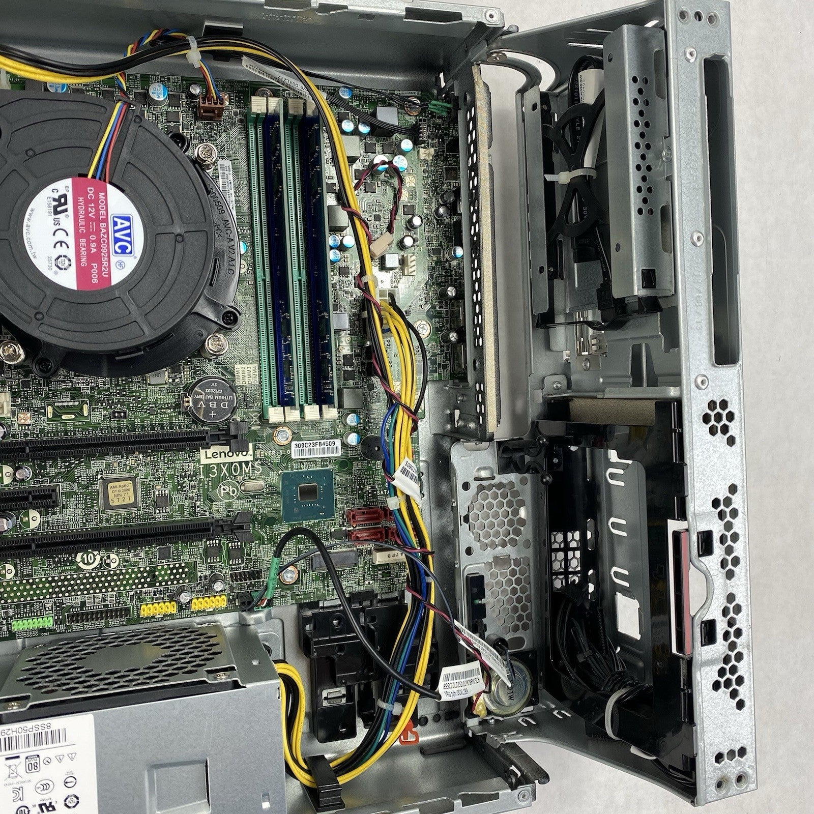 Lenovo ThinkCentre M920s SFF Intel Core i5-8500 3GHz 8GB RAM No HDD No OS