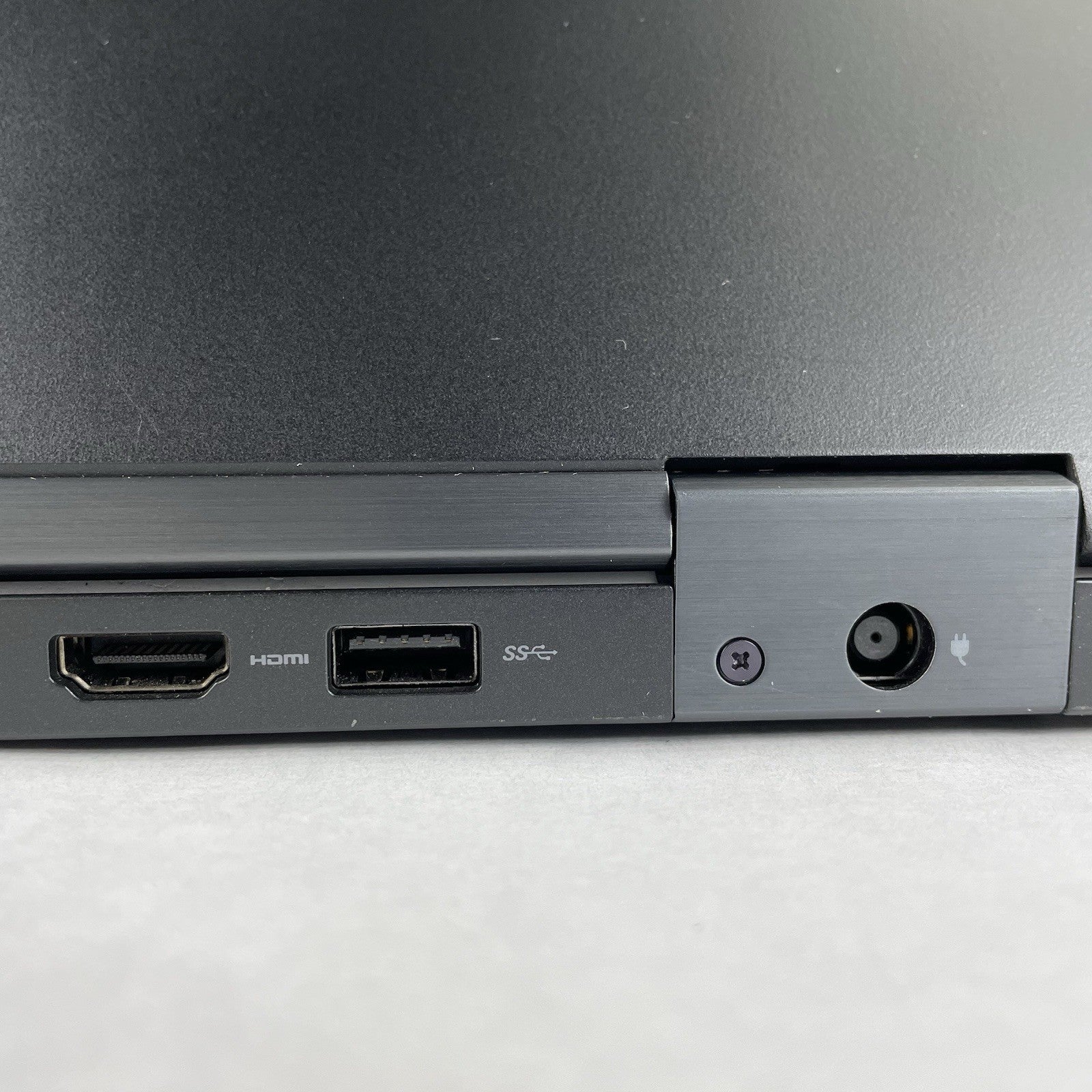 Dell Latitude 5580 15.6" i5-6300U 2.40 GHz 8 GB RAM No SSD No OS No AC6