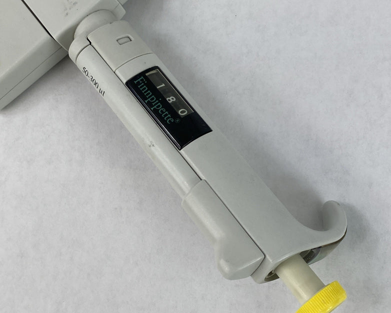 Labsystems Finnipipette 4510 50-300 µL 12 Channel Handheld Manual Pipette J50477