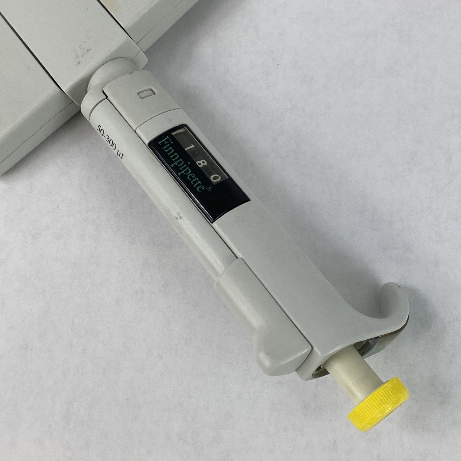 Labsystems Finnipipette 4510 50-300 µL 12 Channel Handheld Manual Pipette J504773