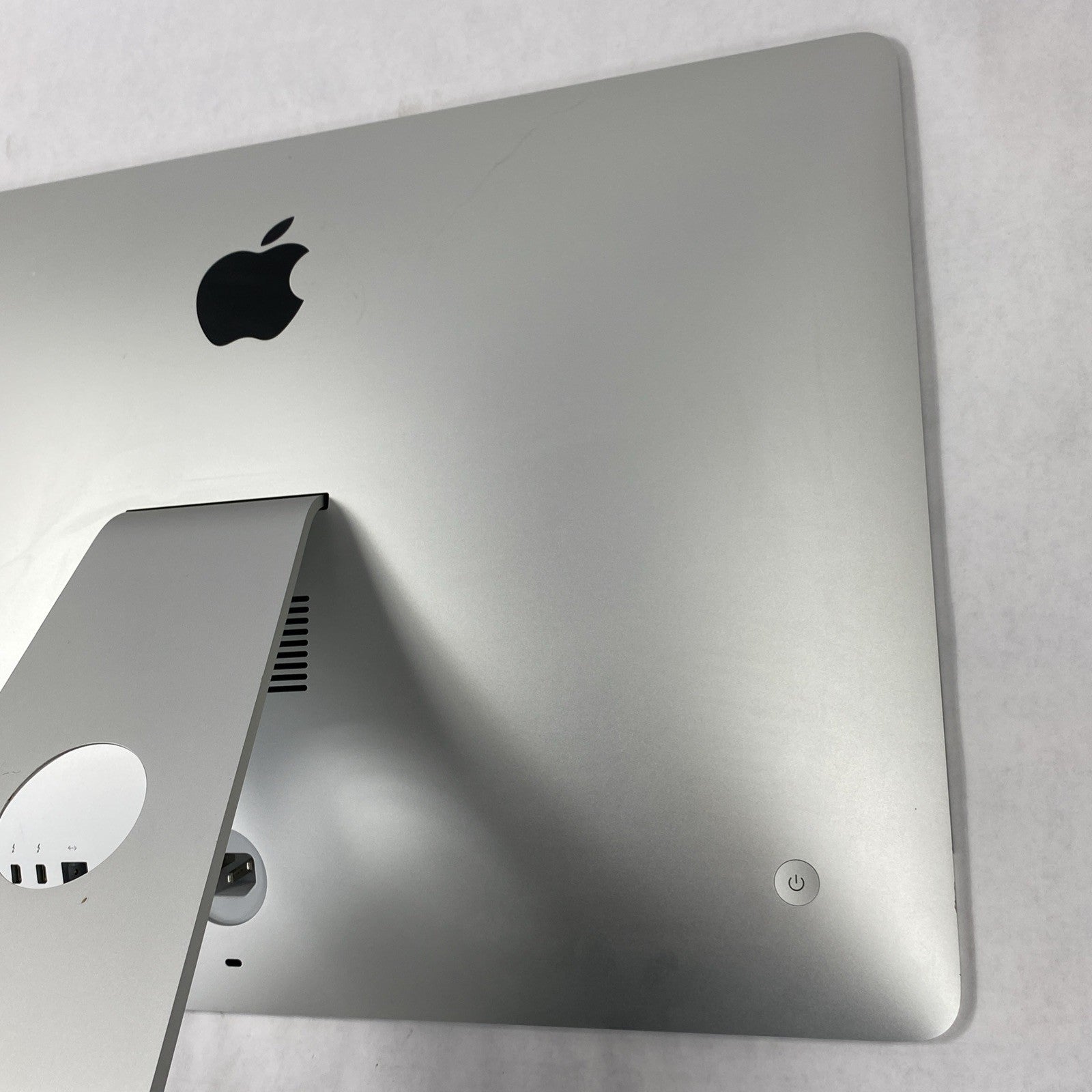 Apple A1418 iMac 21.5" 2015 1.6 GHz Core i5 8 GB RAM 1TB HDD macOS 12.7.6