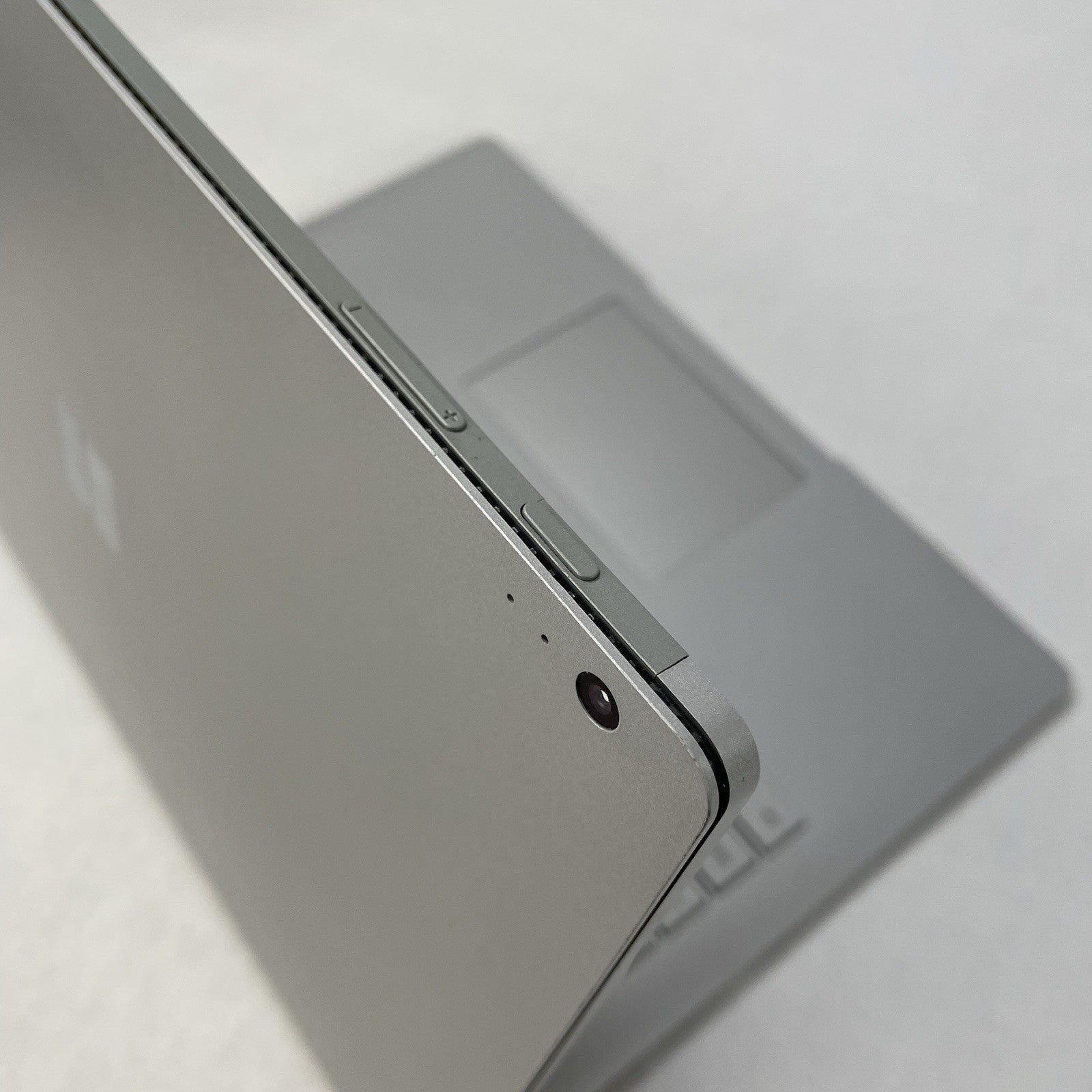 Microsoft Surface Book 2 13.3" i7-8650U 1.90 GHz 8 GB RAM 256 GB SSD Win117