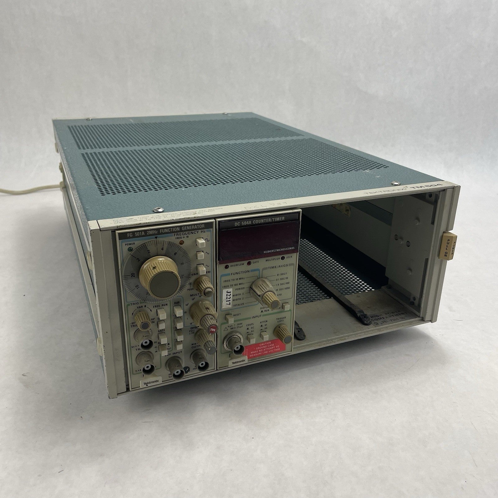Tektronix DC504A and FG 501A Function Generator Counter / Timer Module For Parts0