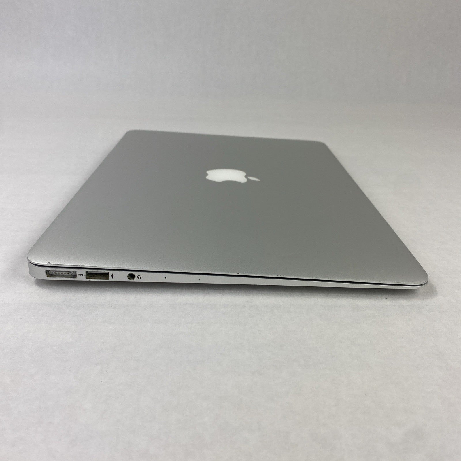 Apple MacBook Air A1466 2014 13" 1.4GHz i5 4GB RAM 250GB SSD os11.7.1 515 Cycles