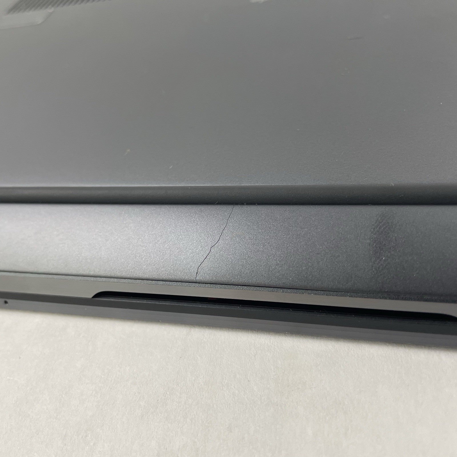 Dell Latitude 9430 14" i7-1265U 3.86 GHz 16 GB RAM No SSD/OS/AC - Bad Bottom16