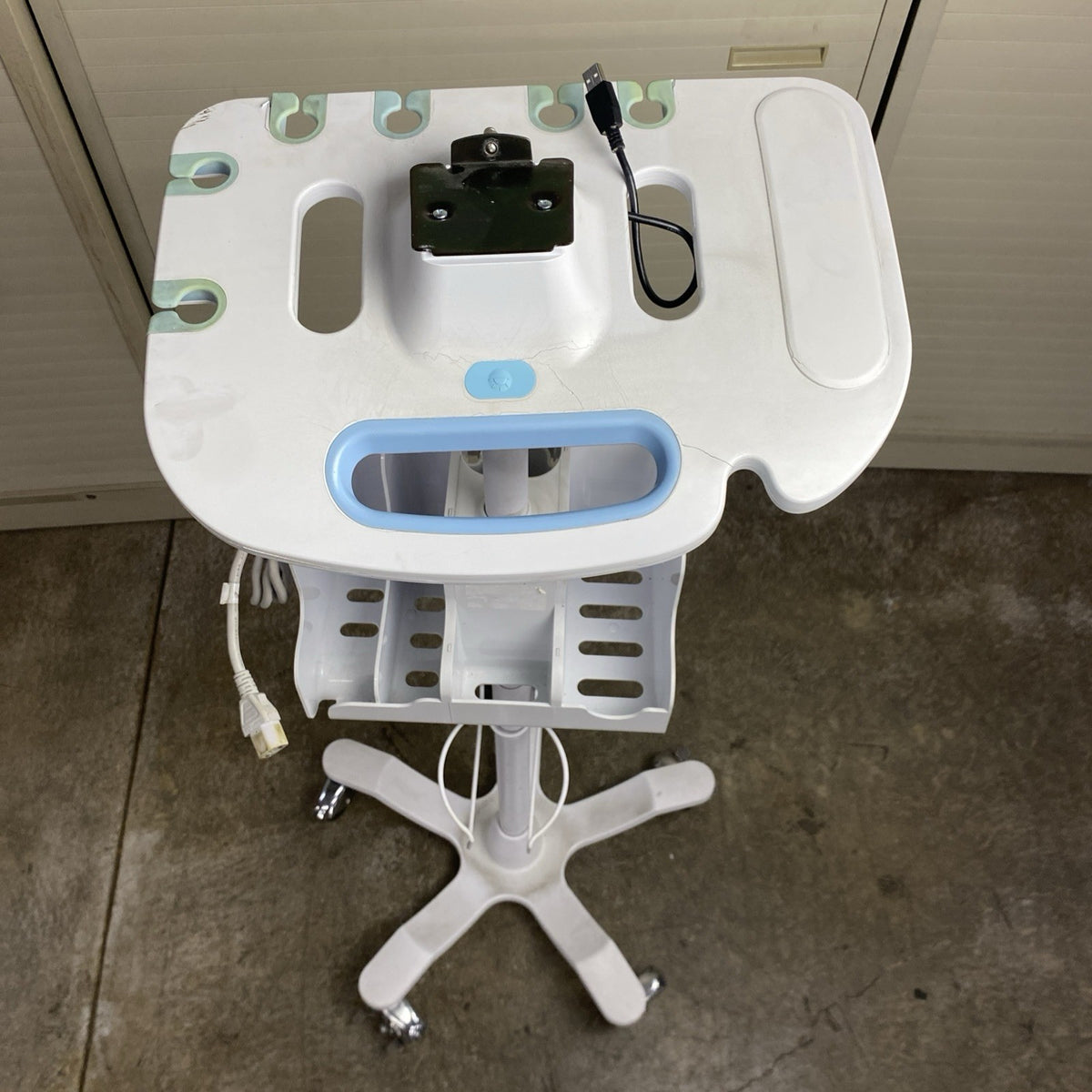 Welch Allyn 4800-60 Mobile Stand Rolling Cart for Vital Signs Monitor 6000Series2
