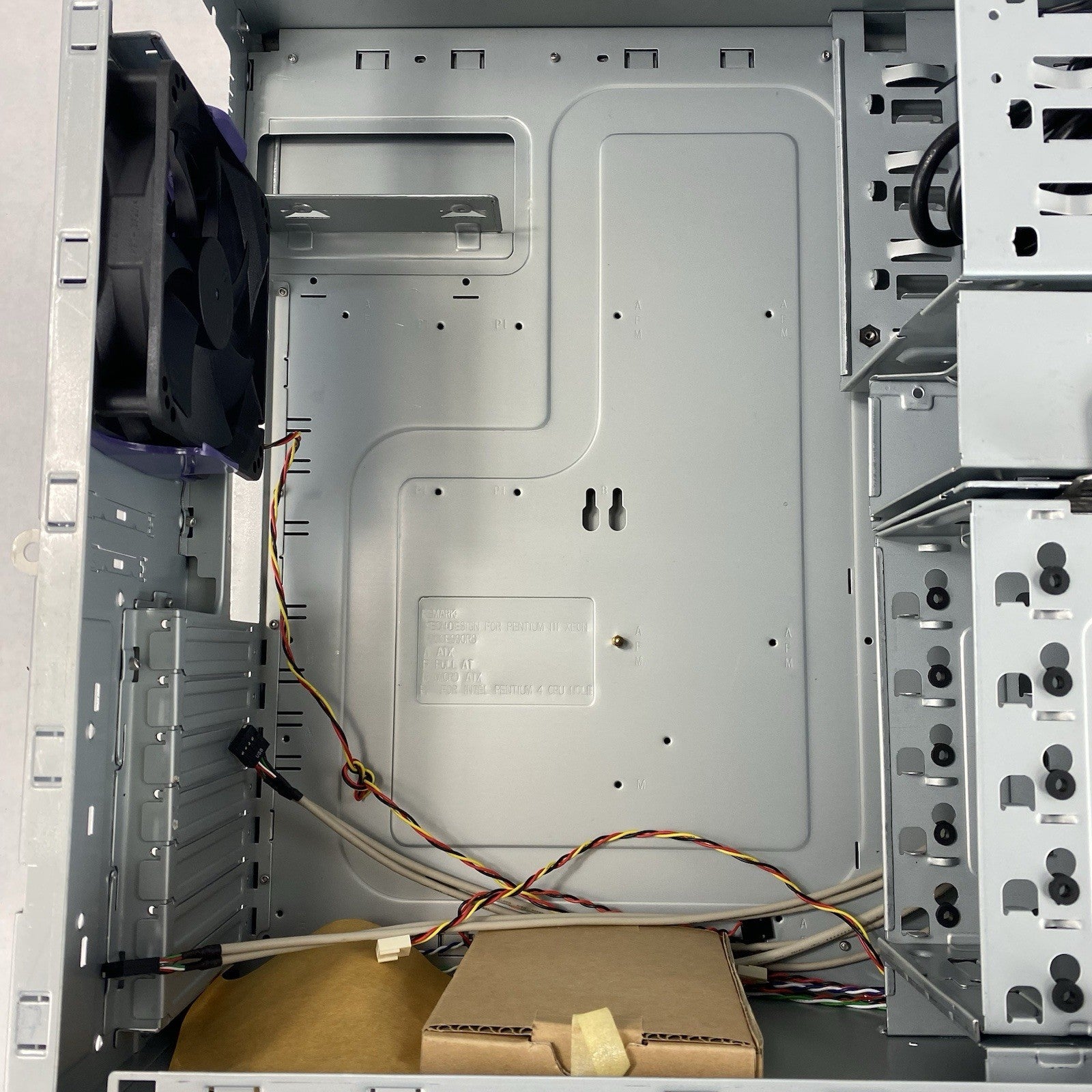 ASUS Ascot 6AR6-F Mid ATX Computer Case No Power Supply