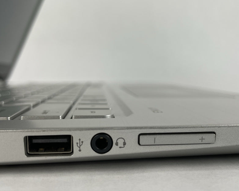 HP ENVY 15-u473cl 15.6" i5-6200U 2.30 GHz 12 GB RAM No SSD/OS/AC