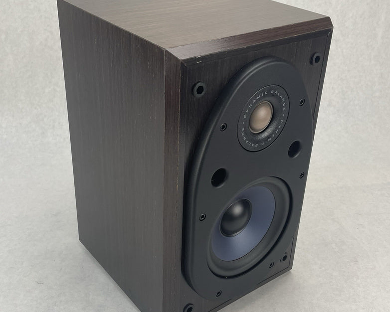 Single Polk Audio RTi28 Speaker w/ Wall Mount