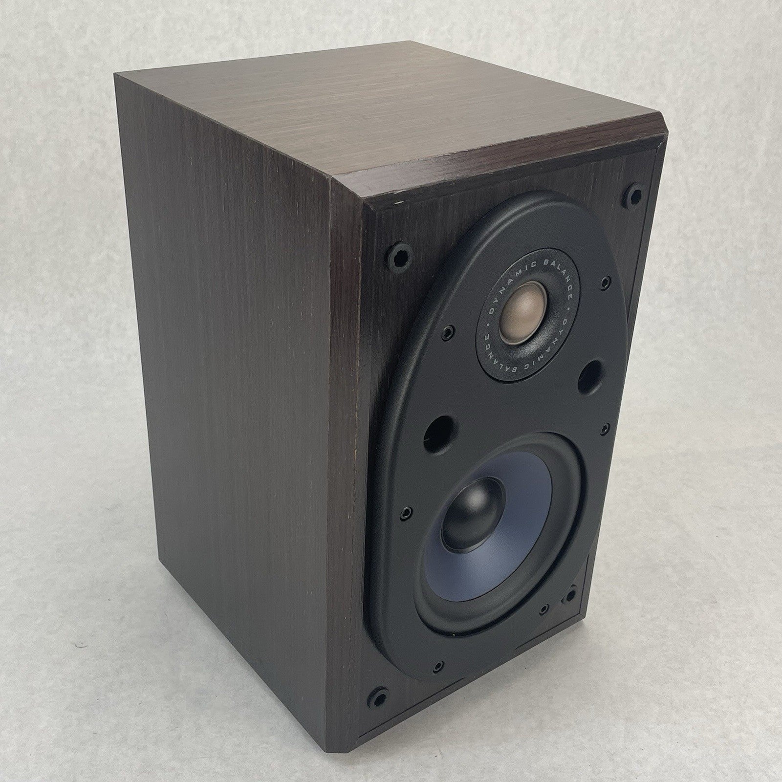 Single Polk Audio RTi28 Speaker w/ Wall Mount0