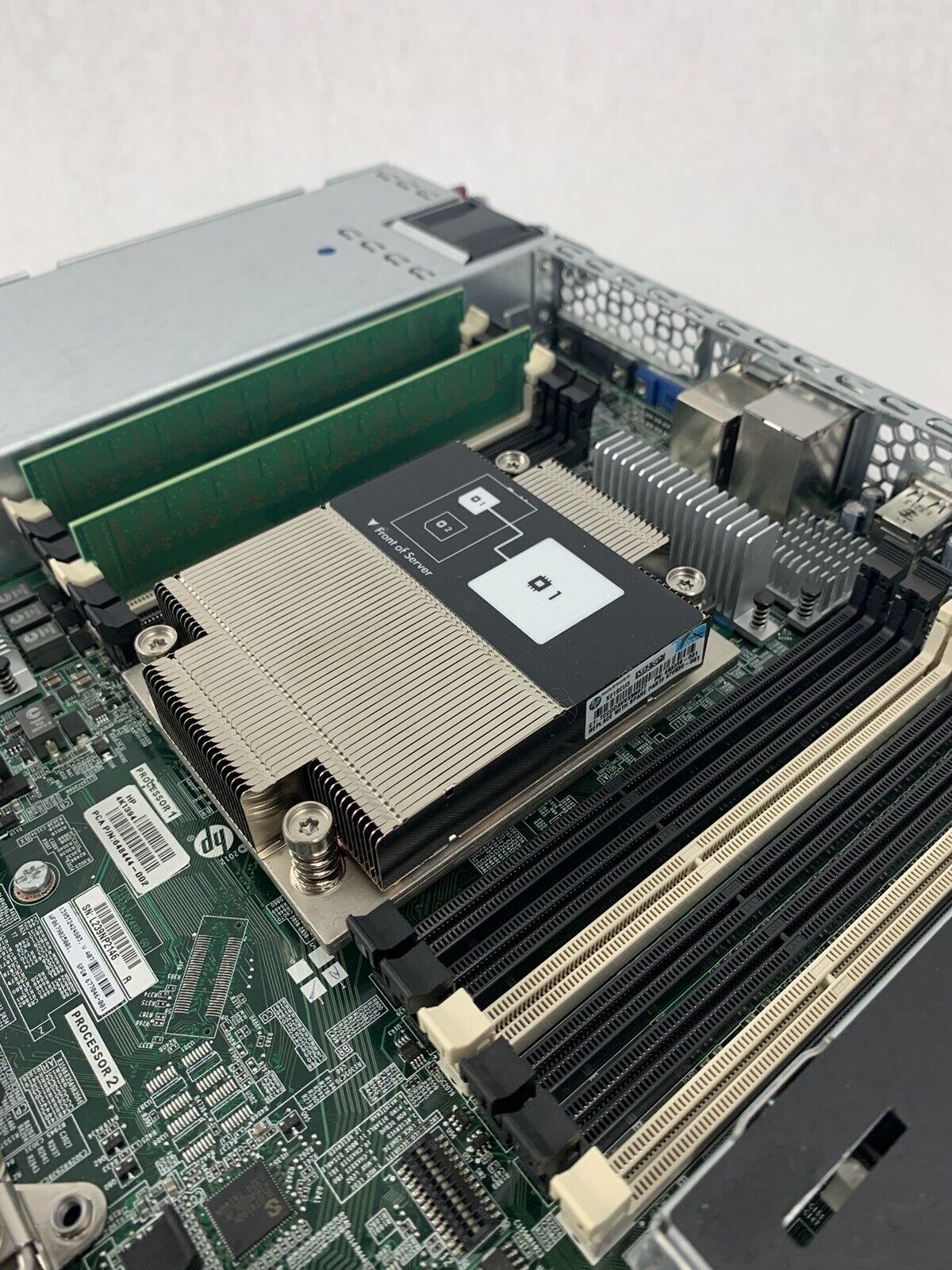 HP ProLiant DL160 Gen 8 Server Intel Xeon E5-2609 2.4 GHz 4 GB RAM No HDD No OS