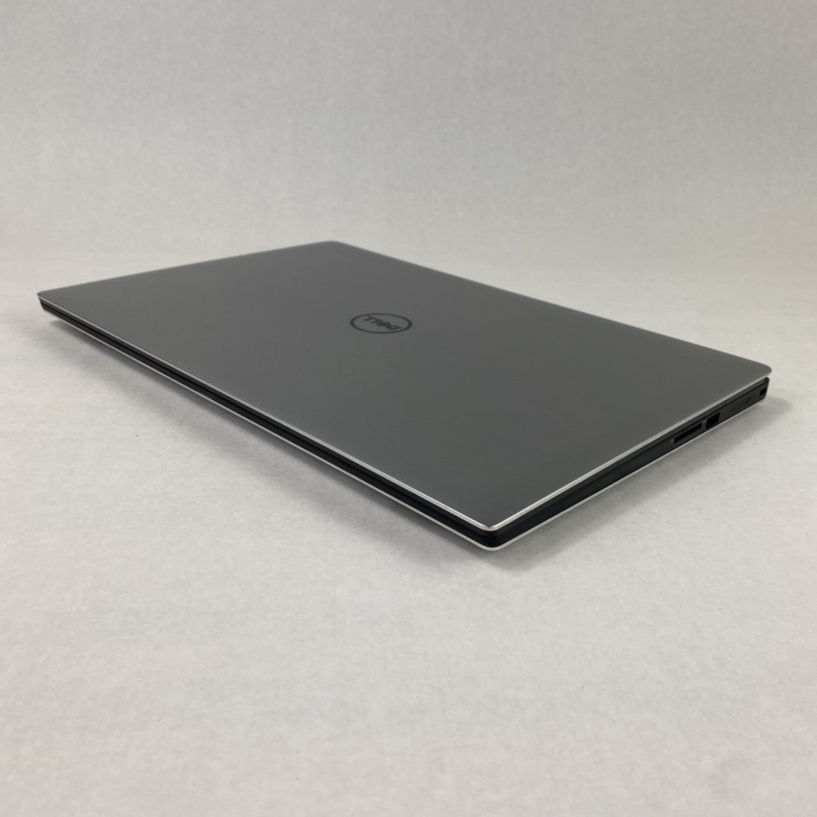 Dell Precision 5510 Core i7-6820HQ 2.70 GHz 8 GB RAM 15.6" No Battery No HDD/OS