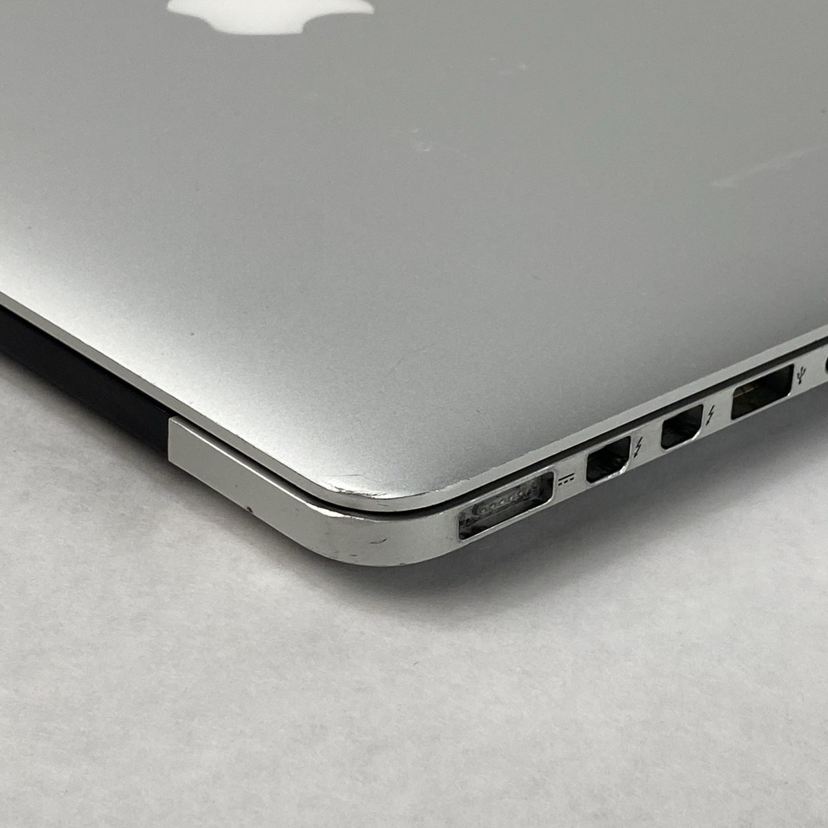 Apple MacBook Pro A1502 2015 Retina 13" i5 8GB RAM 250GB SSD - Service Battery16