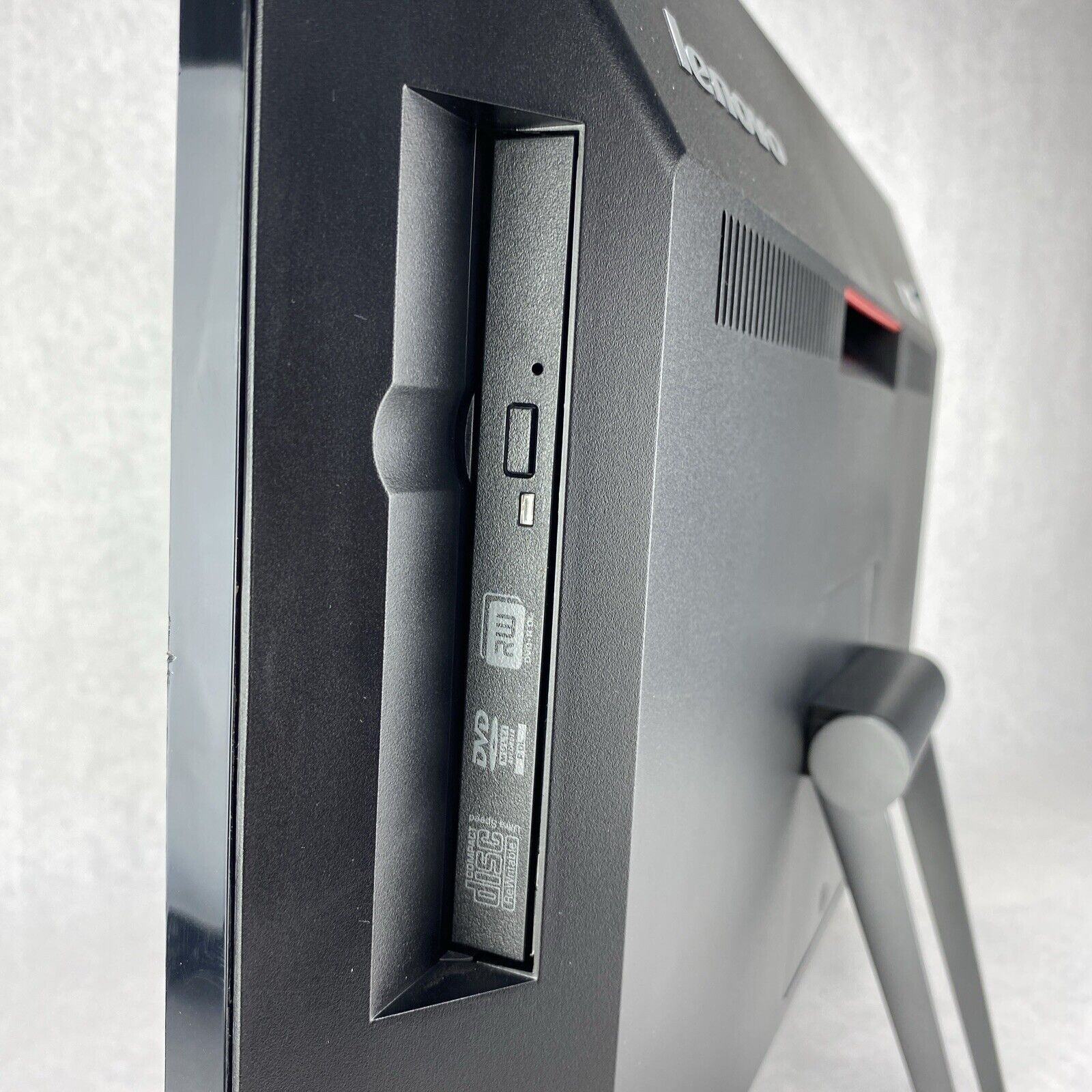 Lenovo ThinkCentre E93z AIO Intel Core i3-4130 3.40GHz 8GB RAM No HDD No OS